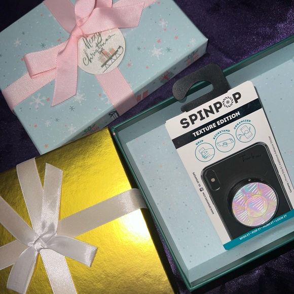 Iridescent Spin Pop iPhone accessory for easy holding Christmas Gift technology - Picture 6 of 8